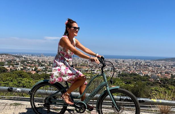 E-Bike tour in Barcelona with English Guide