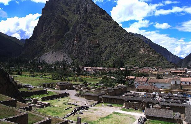 Excursion to Sacred Valley with Moray & salt mines.