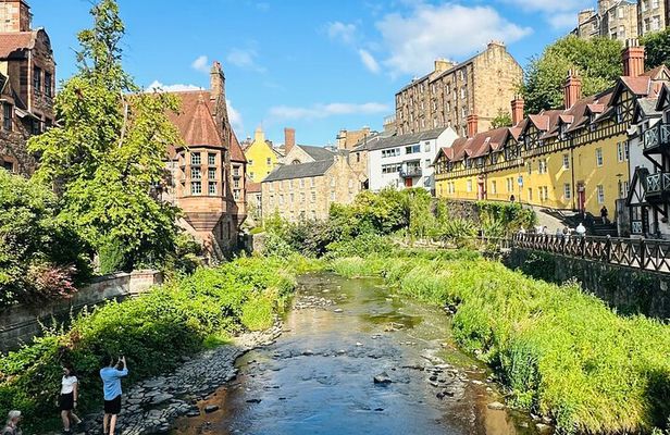 Edinburgh Private Day Guided Tour in a Black Cab 