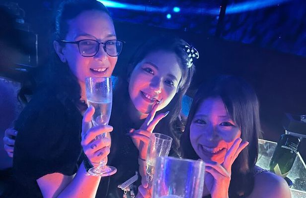 Tokyo VIP private nightlife tour with a local insider