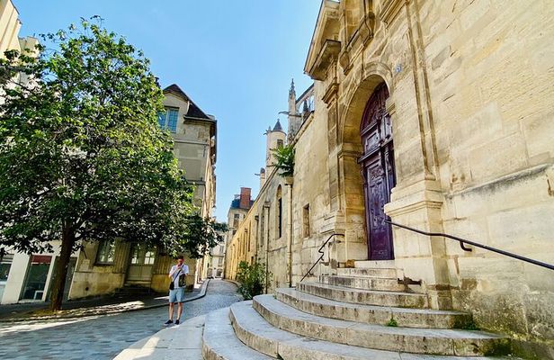 Latin Quarter Off the Beaten Track