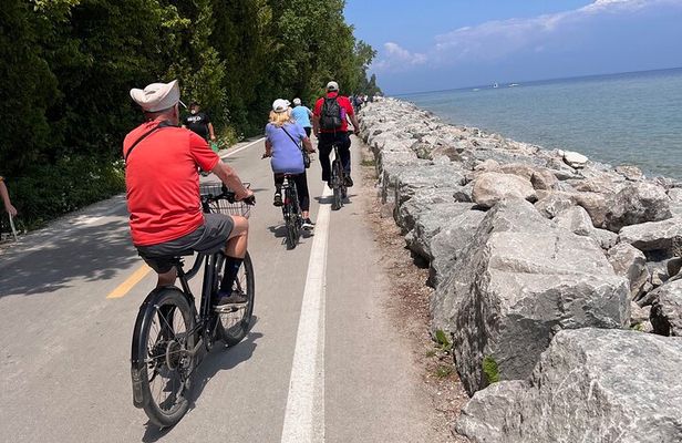 Guided Bike Tour of Mackinac Island with Scenic Views