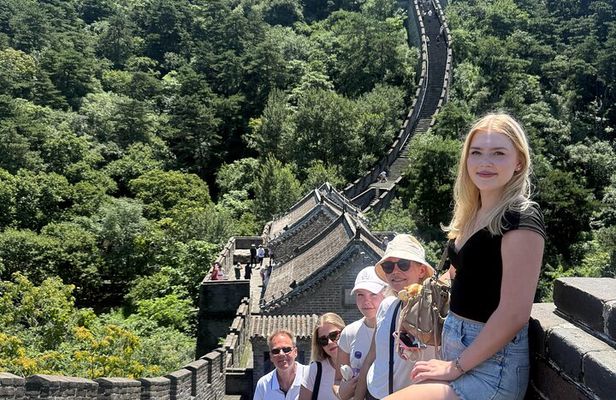 Mutianyu Great Wall, Ming Tombs Ding Ling and Sacred Way Day Tour