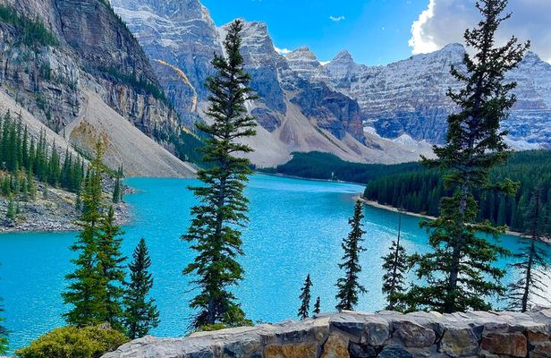 Lake Louise and Moraine Lake Exclusive Evening Private Tour 