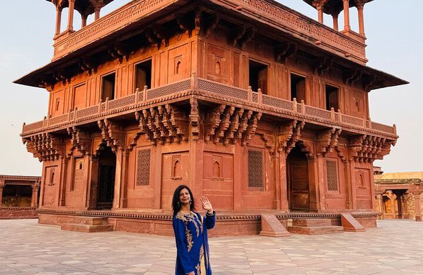 Glories of the Past-3 Day Tour to Delhi Agra Fatehpur-Taj & More