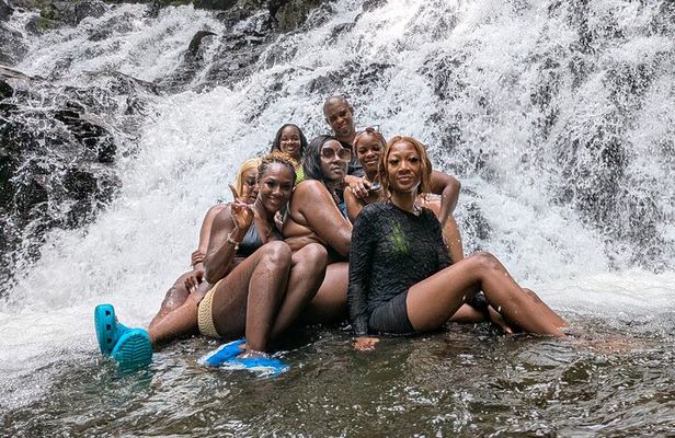 Private tour to Embera Village and waterfall in Chagres Park