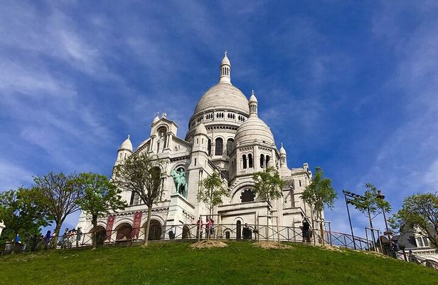 Private Montmartre walking tour 