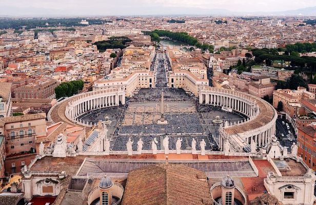 Guided Tour of St. Peter’s Basilica and the Vatican Grottoes