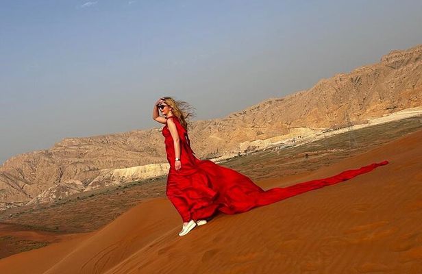 Evening Desert Safari With Live Shows and BBQ Dinner