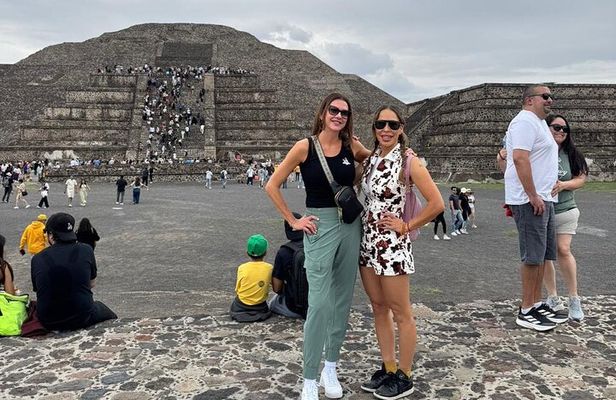Guided tour EN Teotihuacan - Breakfast EN cave-round transport