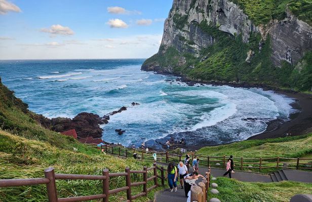 Jeju Private Taxi Tour with a Licensed English Guide-Driver