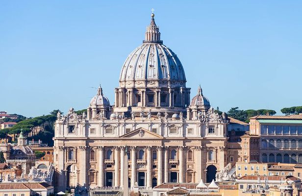 St. Peter’s Basilica Prority entrance with audioguide and Dome
