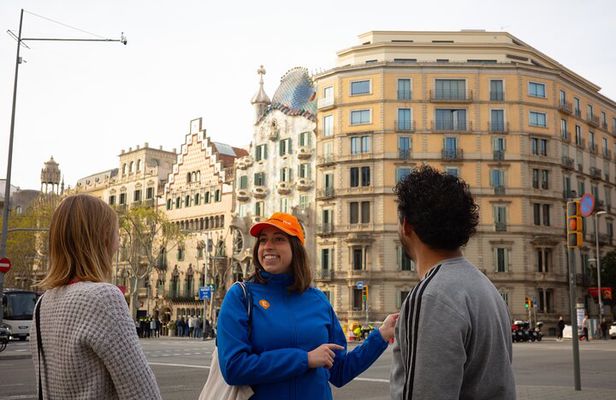 Barcelona Architecture Walking Tour With Casa Batlló Upgrade