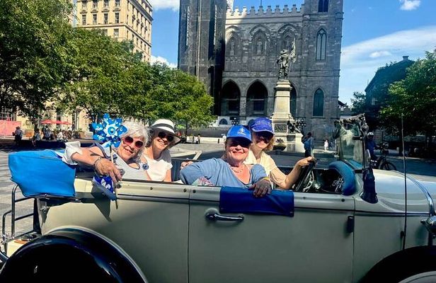 Vintage 1930 convertible ride in Old Montreal w/ old tunes-30min