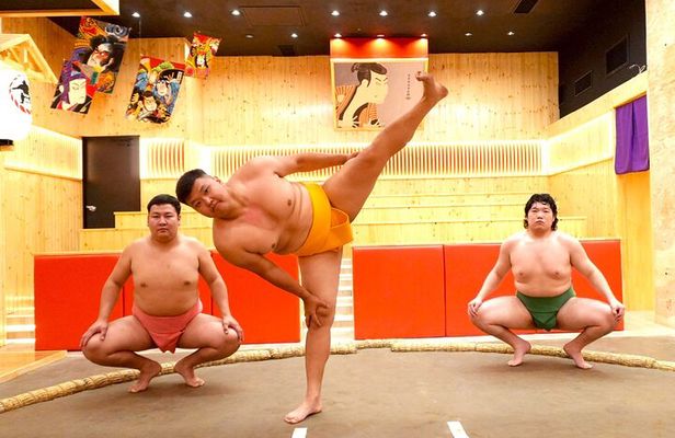 Sapporo Sumo Show Experience with Japanese Food and Photo