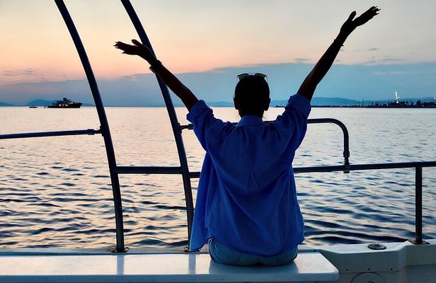 Glyfada Athens Fishing and Snorkeling Boat Tour with Lunch