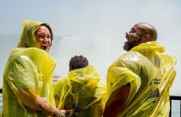 Niagara Falls Tour With Journey Behind the Falls & Boat Cruise