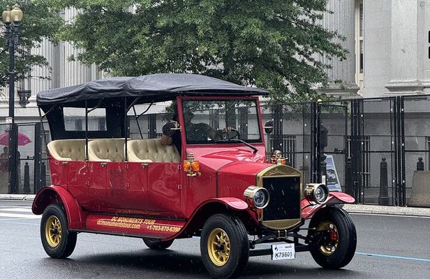 Private 7-Seater Tour of Washington D.C. Memorials day and night
