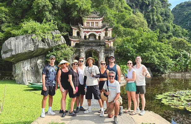 Ninh Binh: Deluxe Tour to Bich Dong, Mua Caves, Hoa Lu, Trang An