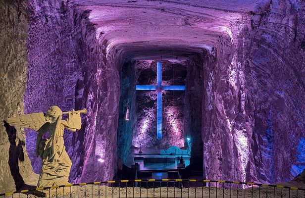 Bogotá: Zipaquirá Salt Cathedral and Village Tour