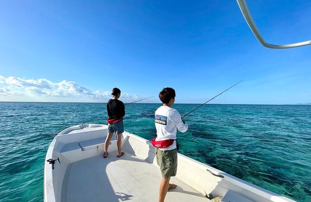 Fishing experience on a private small boat on Ishigaki Island - Meet empty-handed!Fish.Let's eat.~ 【Half day course】