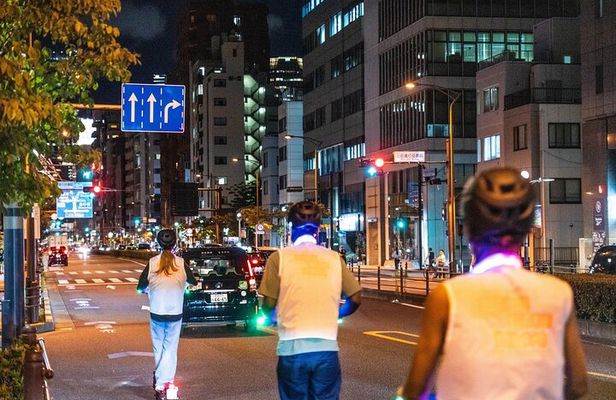 Tokyo: E-scooter Experience & Tokyo Tower night Tour