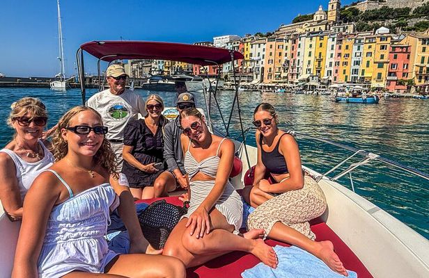 Boat tour of the Gulf of Poets