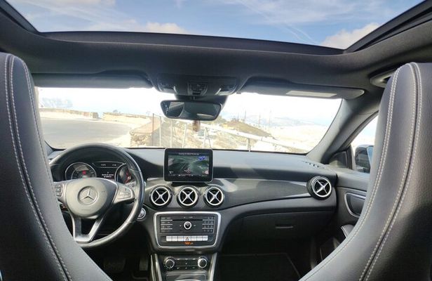 Santorini: Hire private car & driver (Hourly Service)