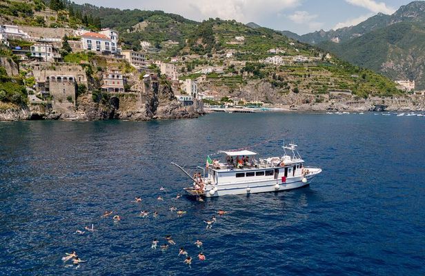 Amalfi Coast by boat with aperitif, lunch and sea breaks