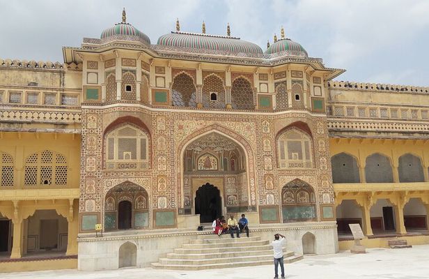 6 Days Guided Golden Triangle Tour – Explore Delhi, Agra & Jaipur