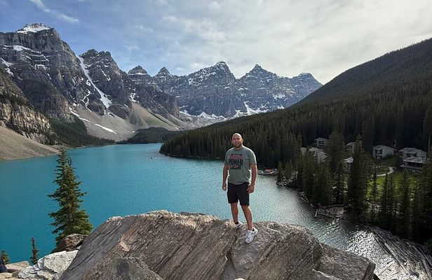 Moraine and Lake Louise with Yoho National Park Private Tour