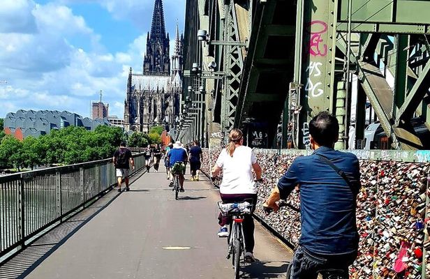 Cologne 2 Hours Guided Bike Ride to the Top 5 Highlights