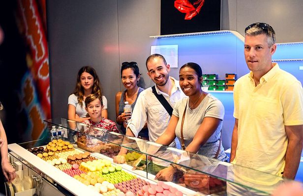 Montmartre or Notre Dame Gourmet Food Tour with 10 Dishes & Wines