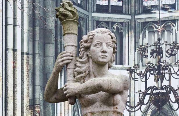 Utrecht city game: canals, history and secret streets