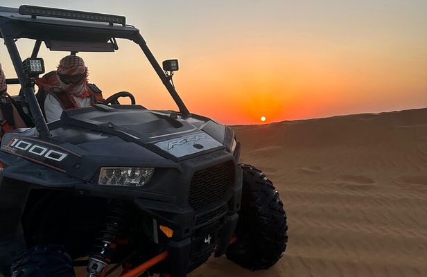 Sunrise Buggy Red Dunes Safari with Sandboard and Camel Ride