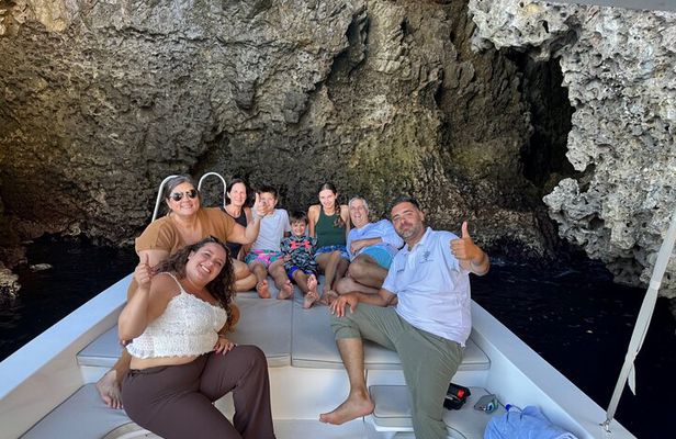 From Messina boat tour to discover Isola Bella and Taormina 