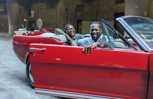 Private Tour Downtown to the Hollywood Sign in a 1965 Mustang