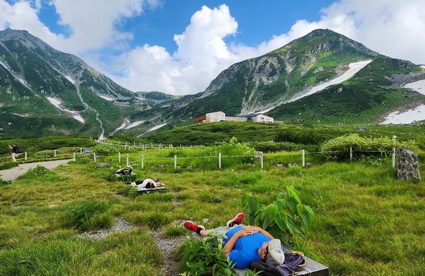 Tateyama Kurobe Alpine Route: Private Tour to World's Edge