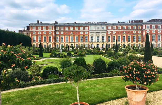 Hampton Court Palace Half Day Trip from London with Tickets