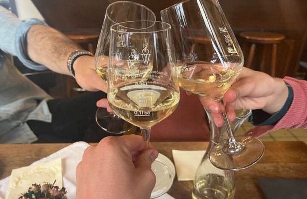 Berlin: Mitte District Food Tour with 7 Authentic Local Tastings