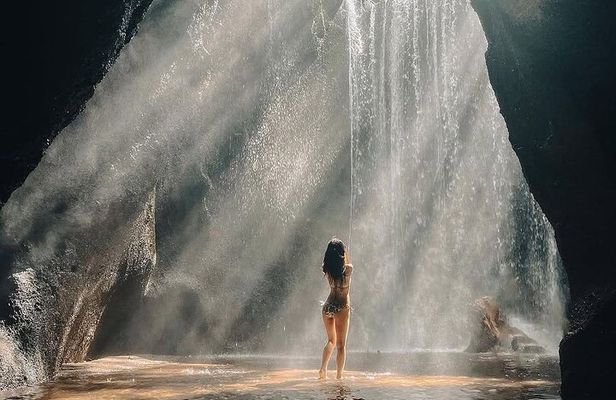 Ubud Private Tour - Waterfalls, Water Temple & Rice Terraces