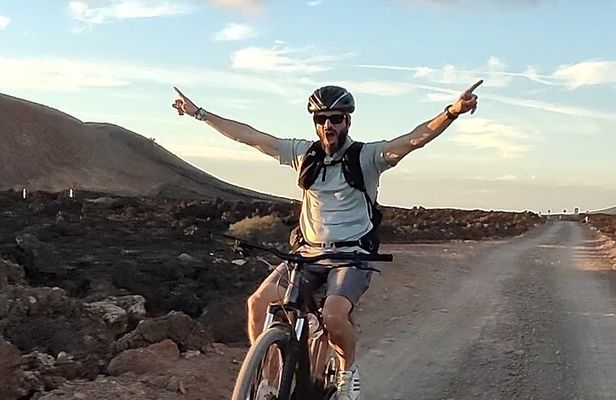 Cycle among volcanoes: Discover the essence of Lanzarote
