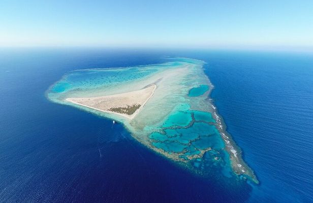 Hamata and Qulaan Islands Boat Tour 3 stops Snorkeling And Lunch