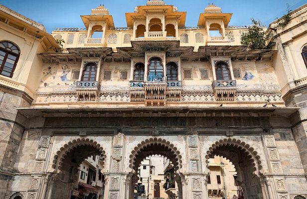 Private 7 Day Tour through Udaipur Chittorgarh Pushkar and Jaipur