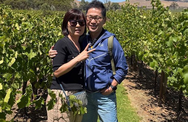 Adelaide Couples Tour : Penfolds, Hahndorf & Carrick Hill Mansion