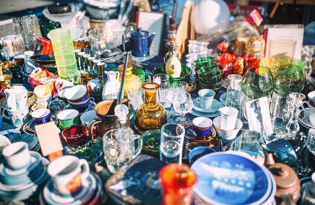Helsinki Vintage Shopping Tour with a Local