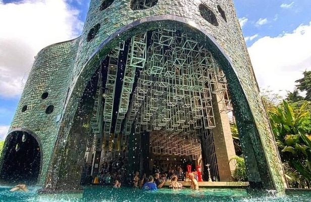 Tlaga Singha Ubud Infinity Pool + Ubud Private Highlights. 