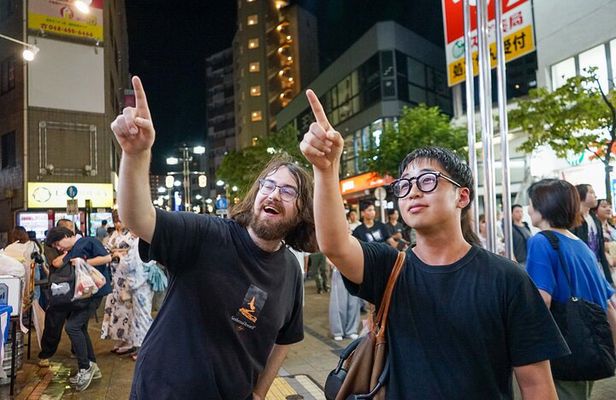 Shibuya Night Tour with Local – Authentic Izakaya & Pro Photos