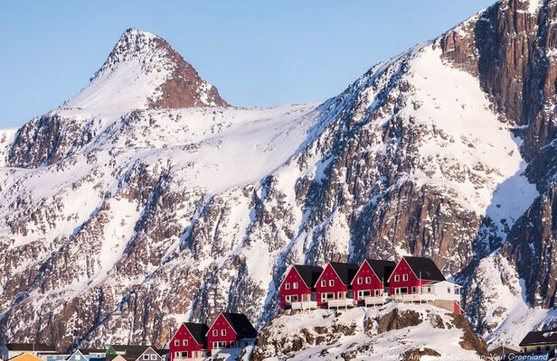 Nuuk City Highlights by Car with Greenlandic Tasting