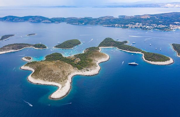 Hvar and Brac Cruise with Lunch and Drinks from Split/Trogir